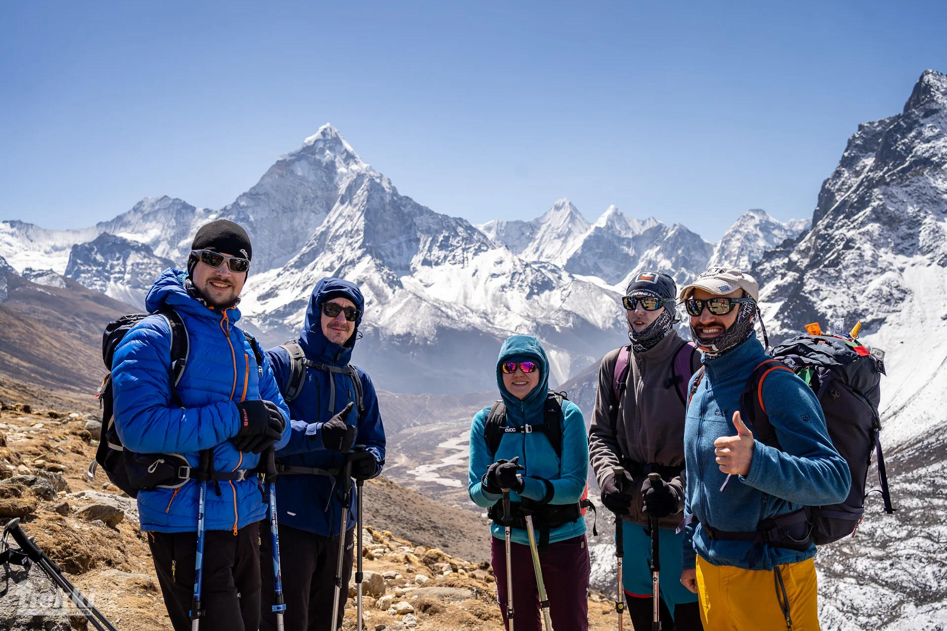 Гид показывает маршрут